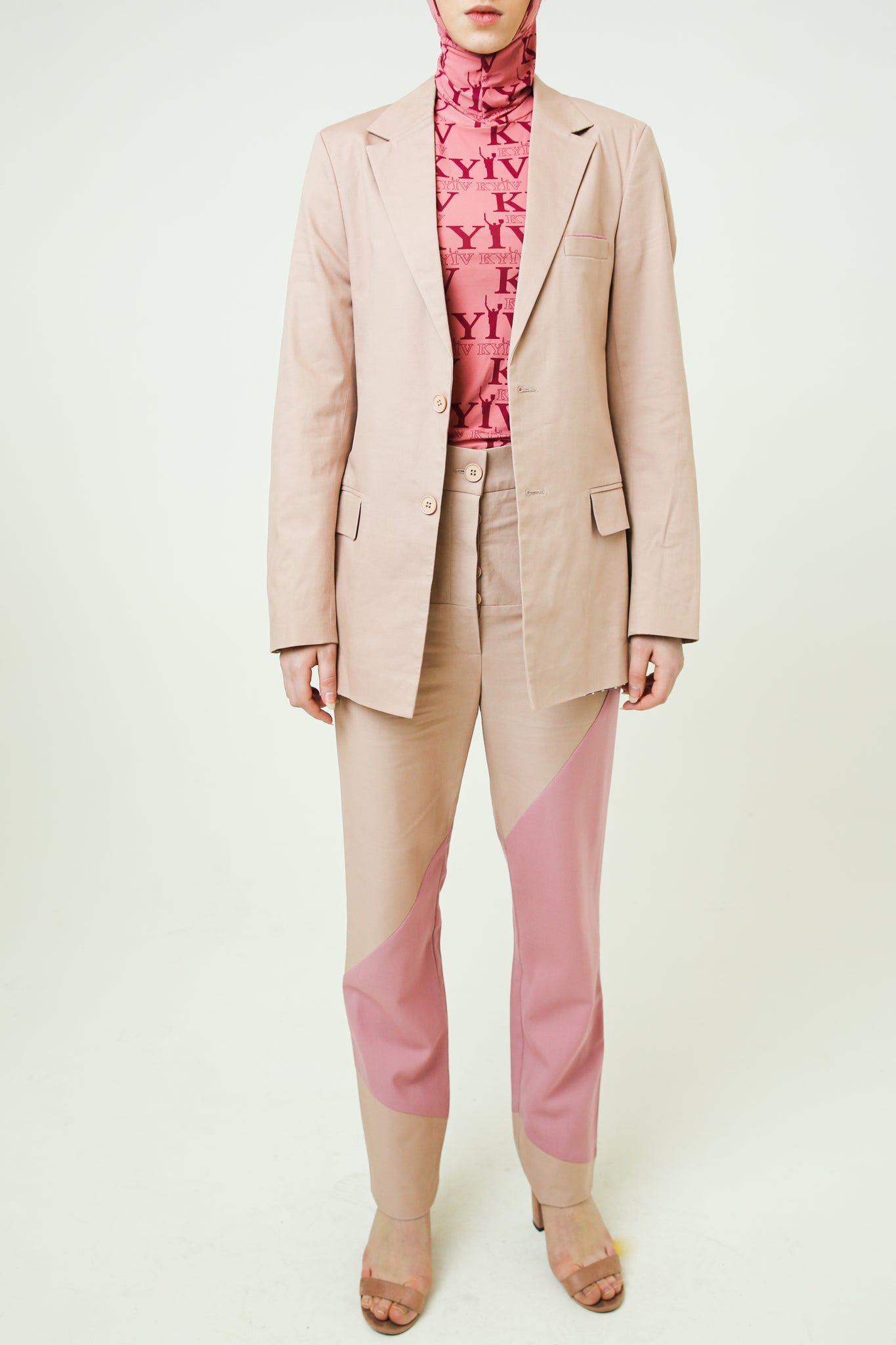 Classic mid-rise pants