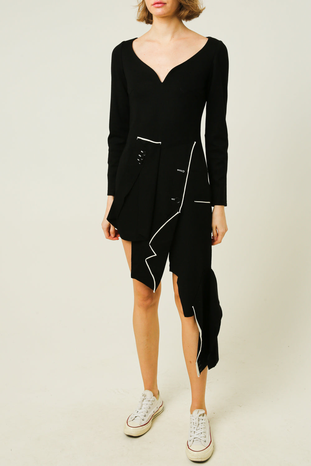 Dress with an asymmetrical length