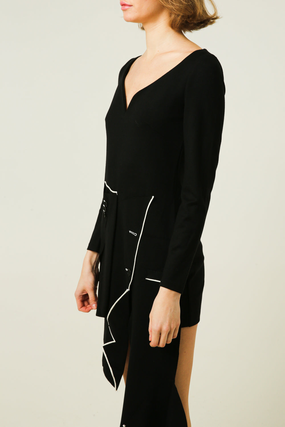 Dress with an asymmetrical length